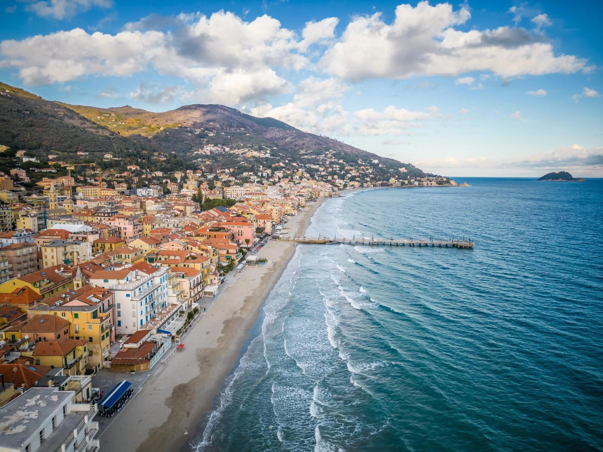 Residenza Le Terrazze Aparthotel Alassio Exterior foto